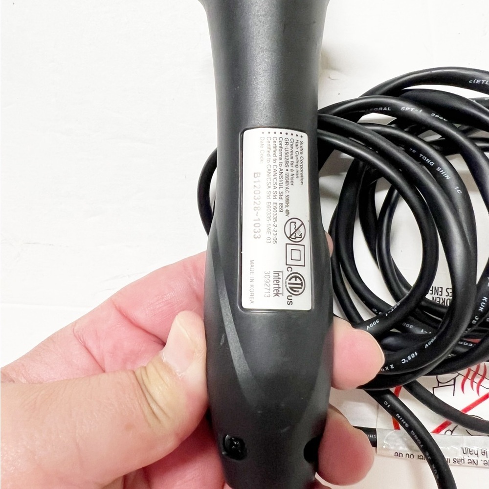 Sultra The Bombshell Rod Black Curling Iron Wand with Protective Heat Glove - Picture 4 of 5
